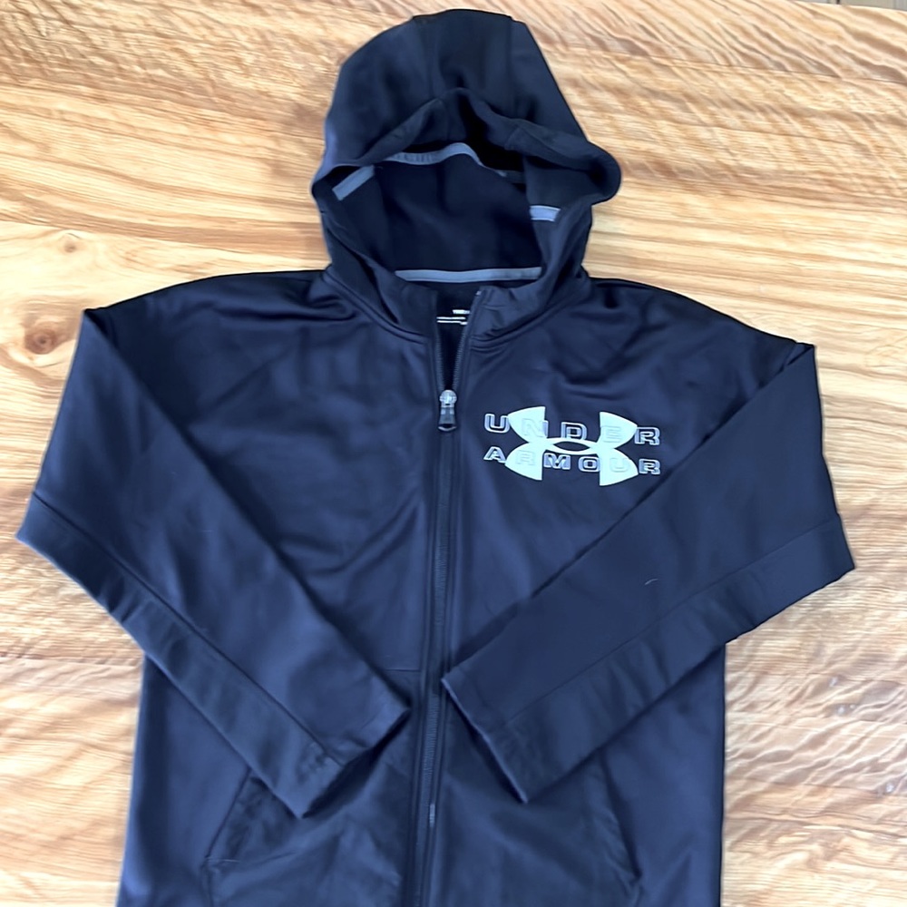Black Under Armour sweatshirt